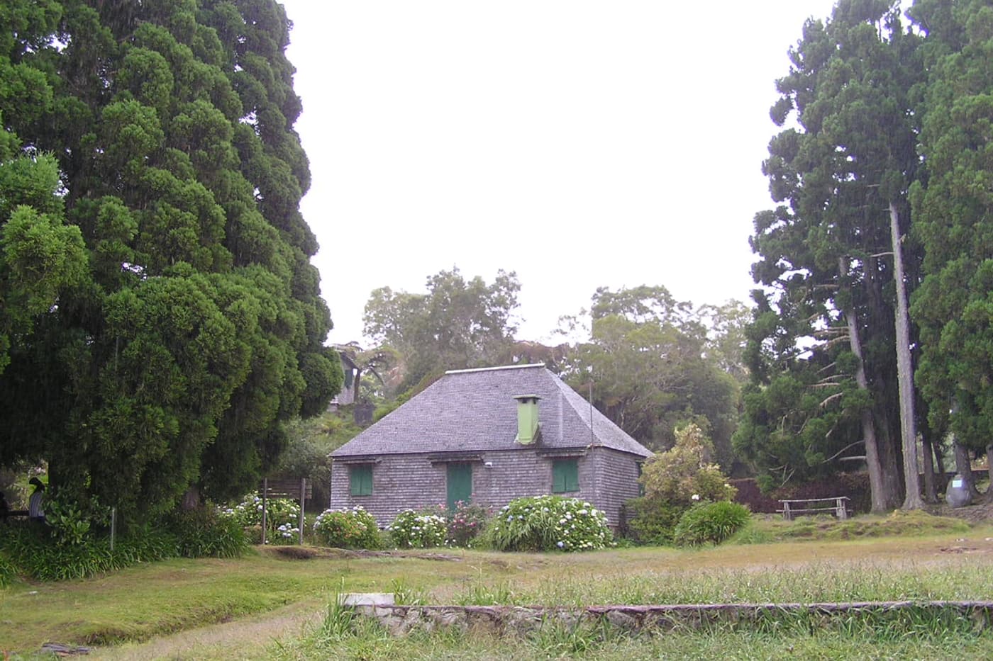 Le gîte de Bélouve dans sa clairière