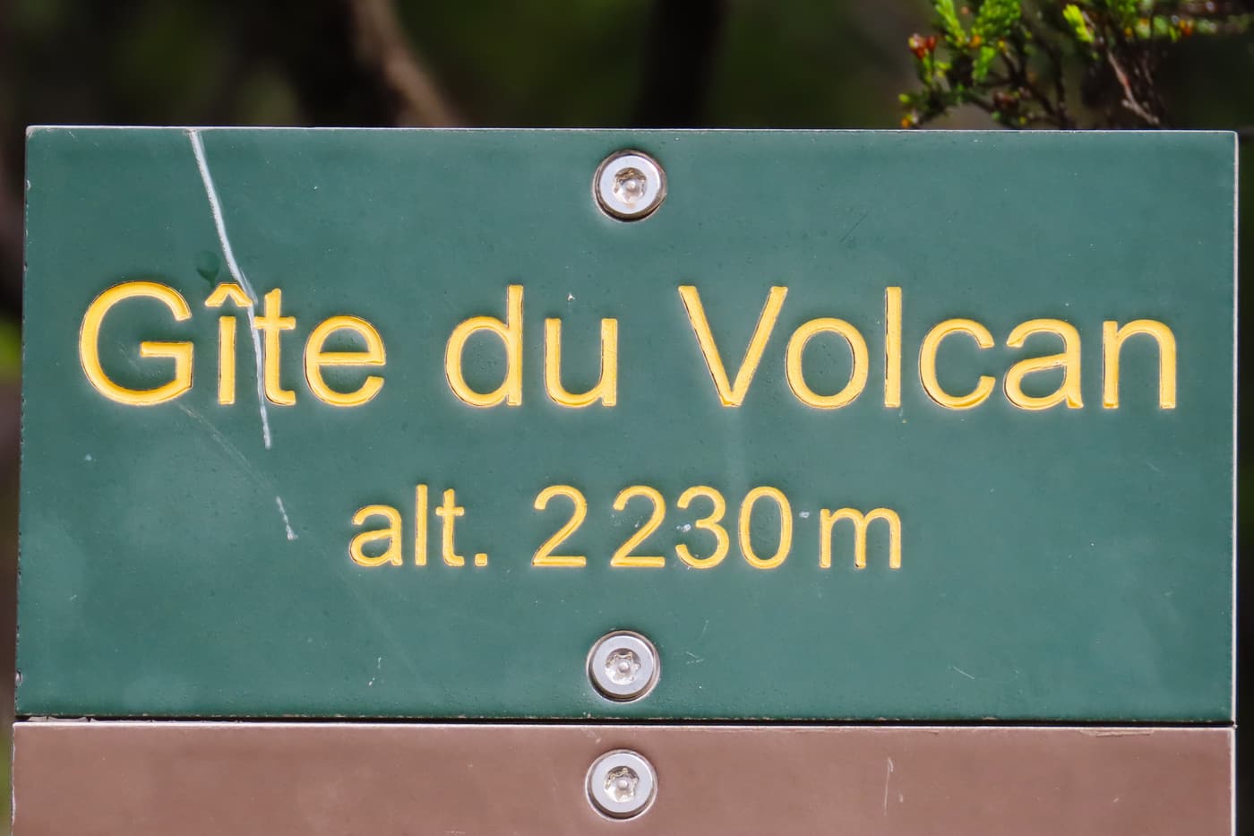 Panneau du gîte du Volcan, 2 230 m